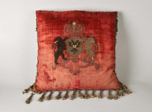Embroidered cushion for the keys of Nijmegen, presented to Louis Napoleon on 24 July 1808.