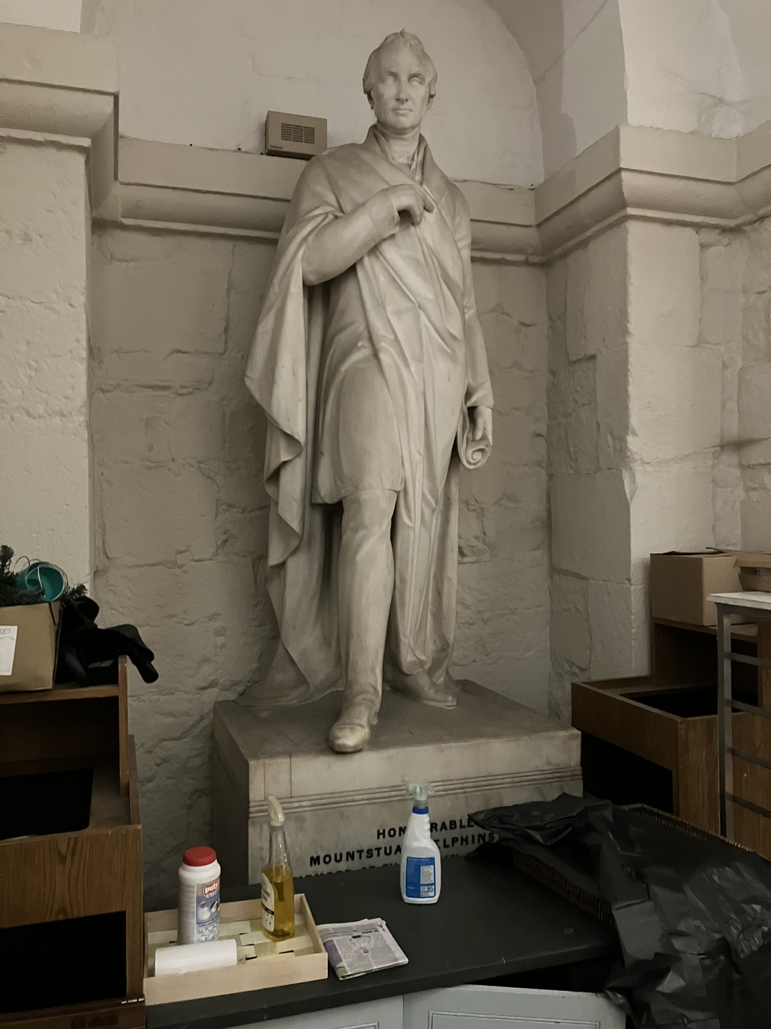 Statue of Mountstuart Elphinstone, in the crypt of St. Paul's, London. Photograph Willem Vogelsang.