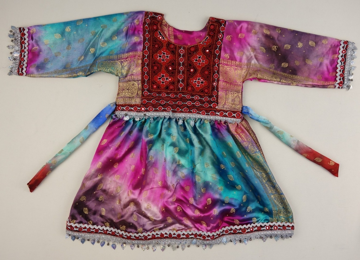 Girl&#039;s dress from Kabul, Afghanistan, early 21st century.