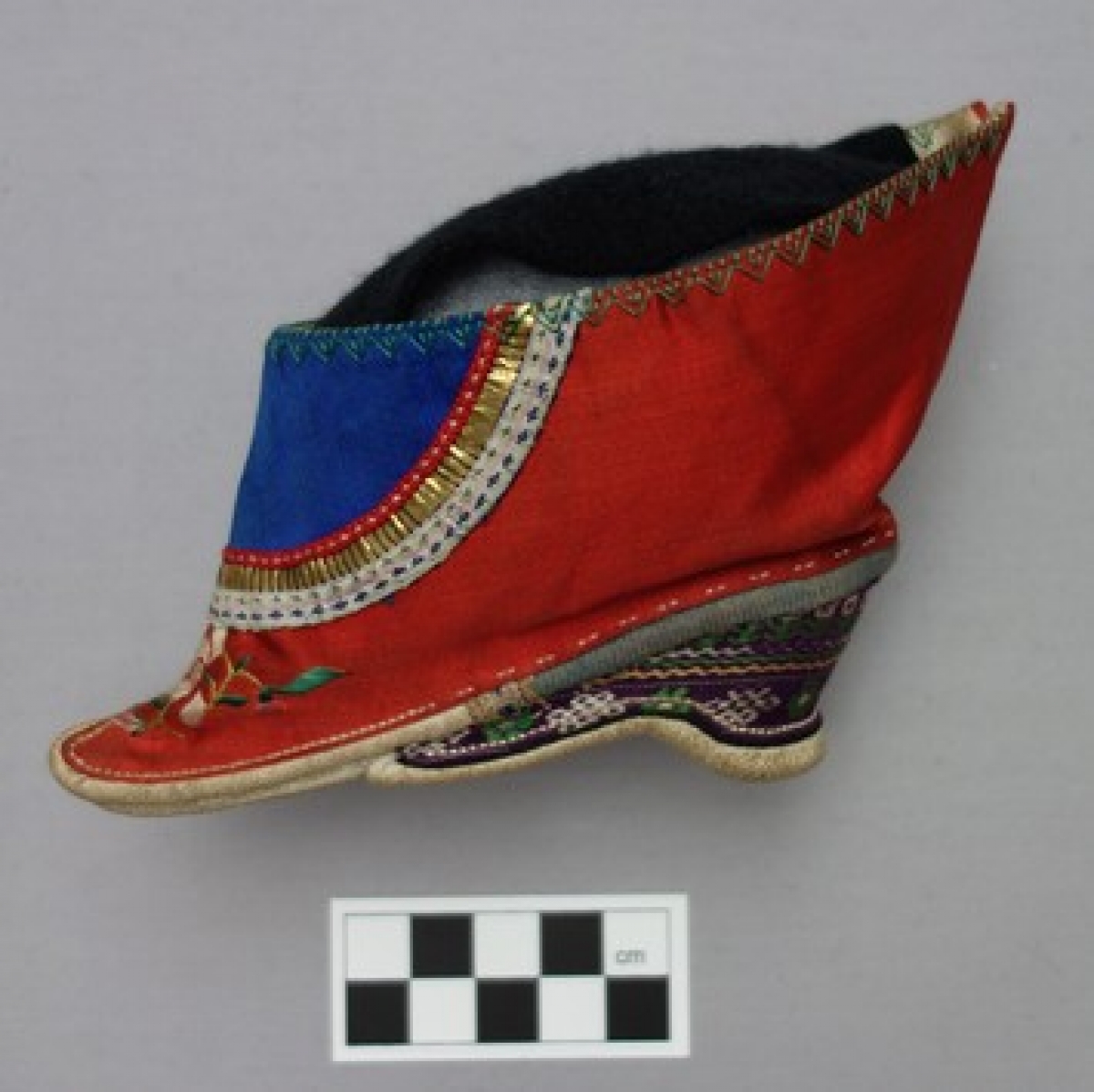 Bridal lotus shoe, early twentieth century.
