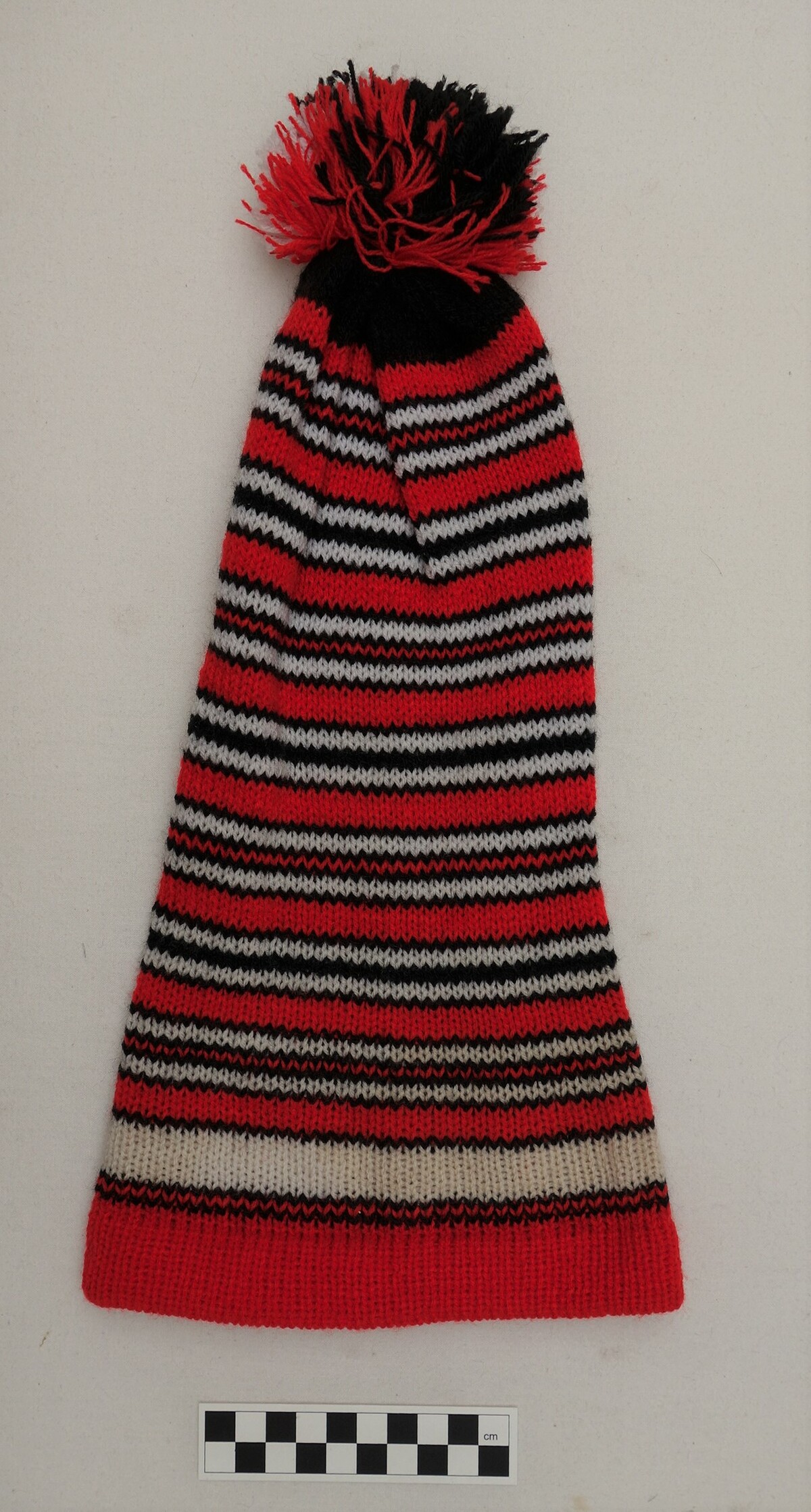 Hand knitted cap from Nigeria, mid-1970s (TRC 2014.0968).