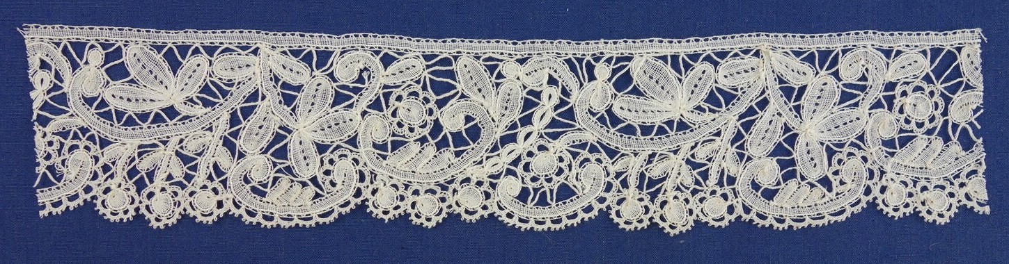 Sample of Duchess bobbin lace, 1920s (TRC 2015.0287).