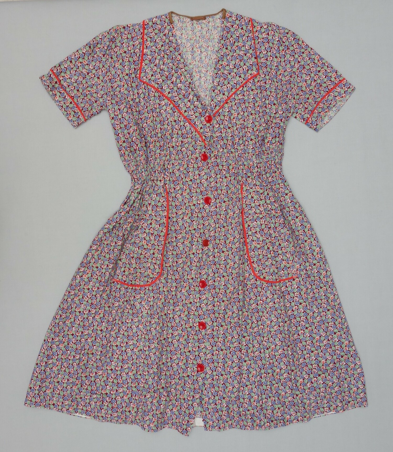 Woman's dress made from feed sack material, 1940s-1950s, USA (TRC 2017.3005).