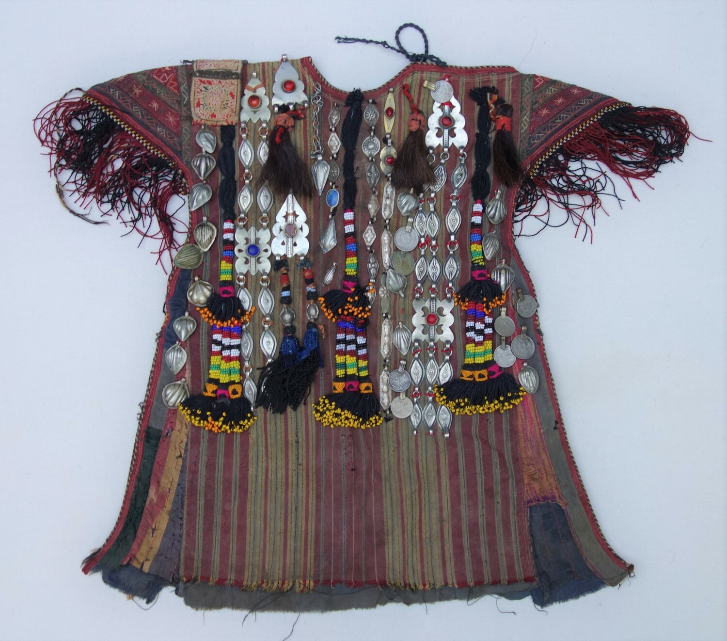 Turkmen open-sided tunic, 1980s (TRC 2023.0477).