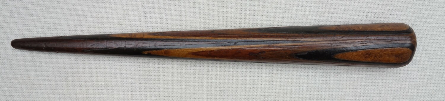Wooden knitting stick, the Netherlands, late 19th century (TRC 2023.2363).