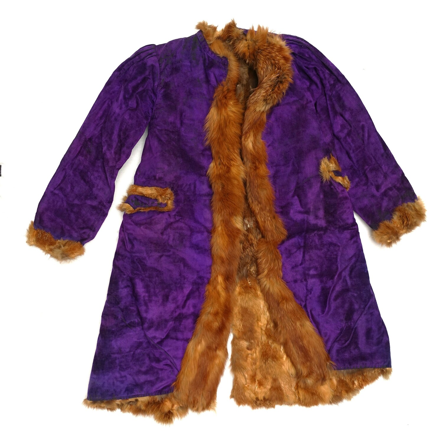 Fig. 5. Women's coat from Konya, Turkey, 20th century (TRC 2025.0799l).