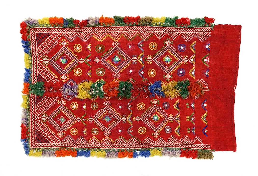 Women's apron from Keles, Turkey, 20th century (TRC 2025.0801k).