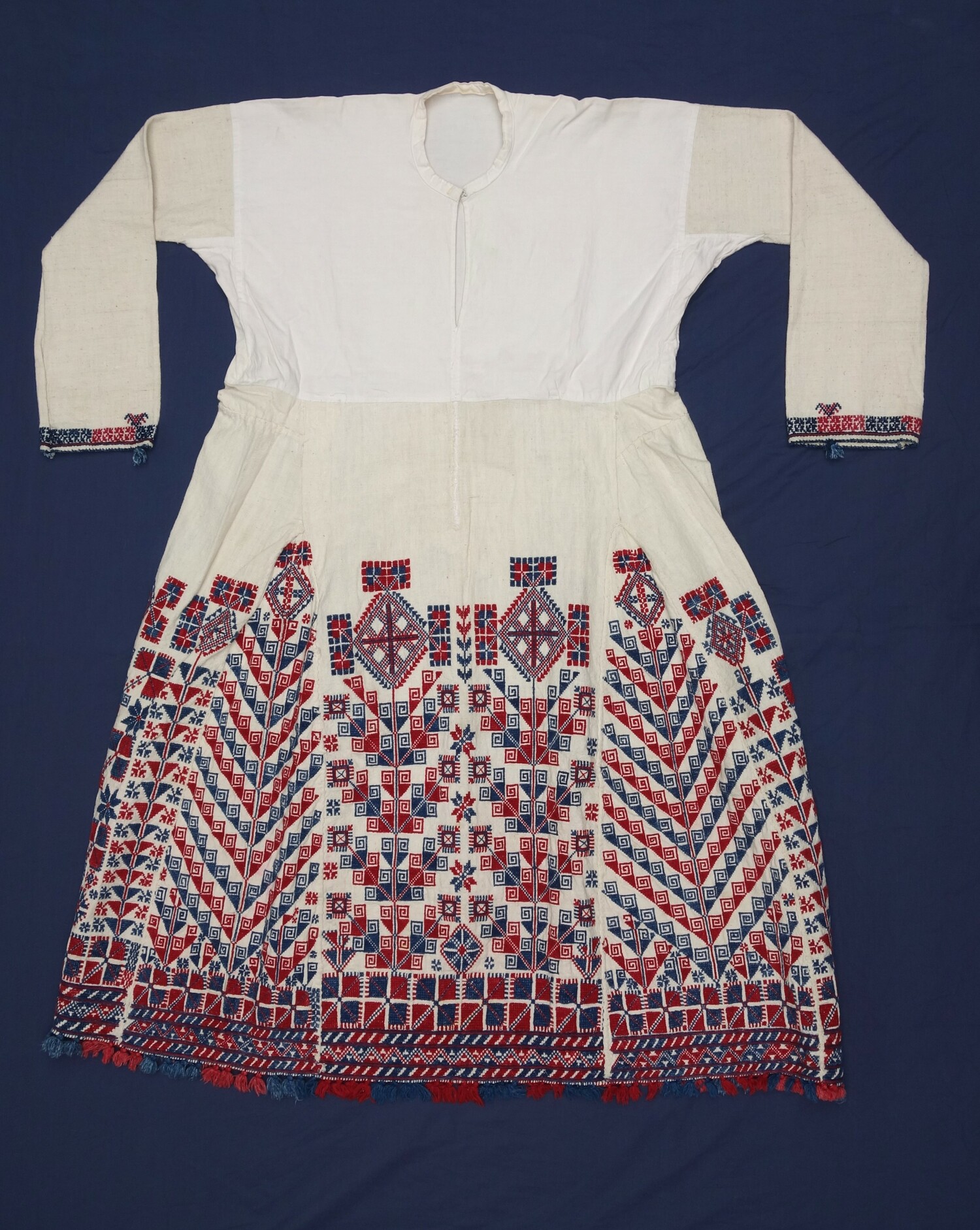 Fig. 3. A women’s embroidered dress from the Balikesir/Dursunbey region, Türkiye, mid-20th century (TRC 2025.0809d).