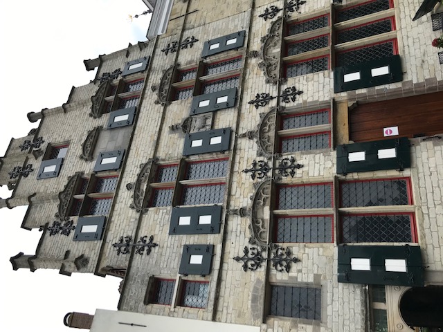 Huize Het Lammetje along the Schotse Kaai in Veere, one of the houses built for the Scottish traders in Veere. Now part of Museum Veere (photograph Willem Vogelsang, July 2021).