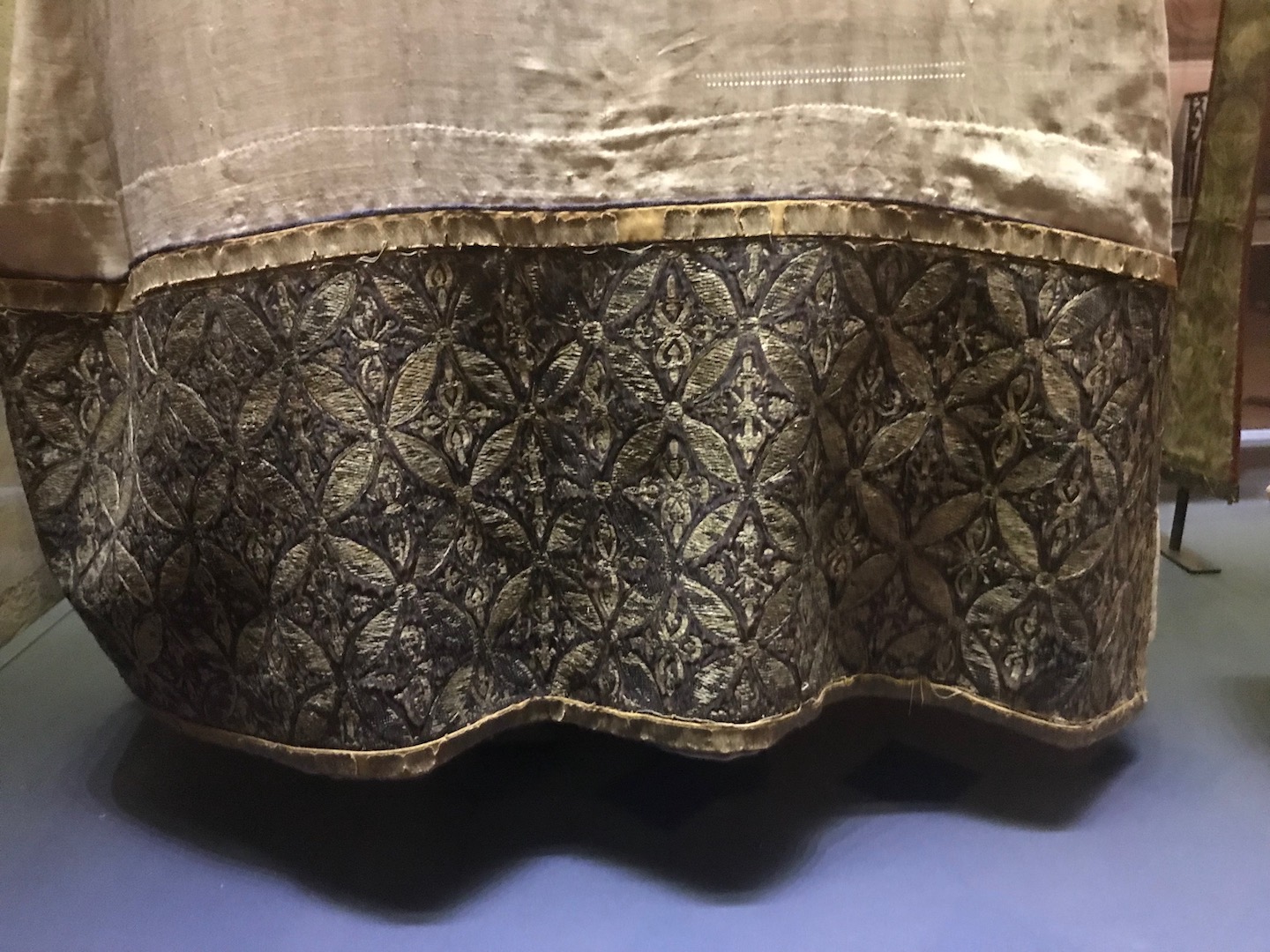 Embroidered panel from the hem area of the alb, attributed to St Thomas Becket, 12th century. Courtesy Sens Museum (photograph Willem Vogelsang).