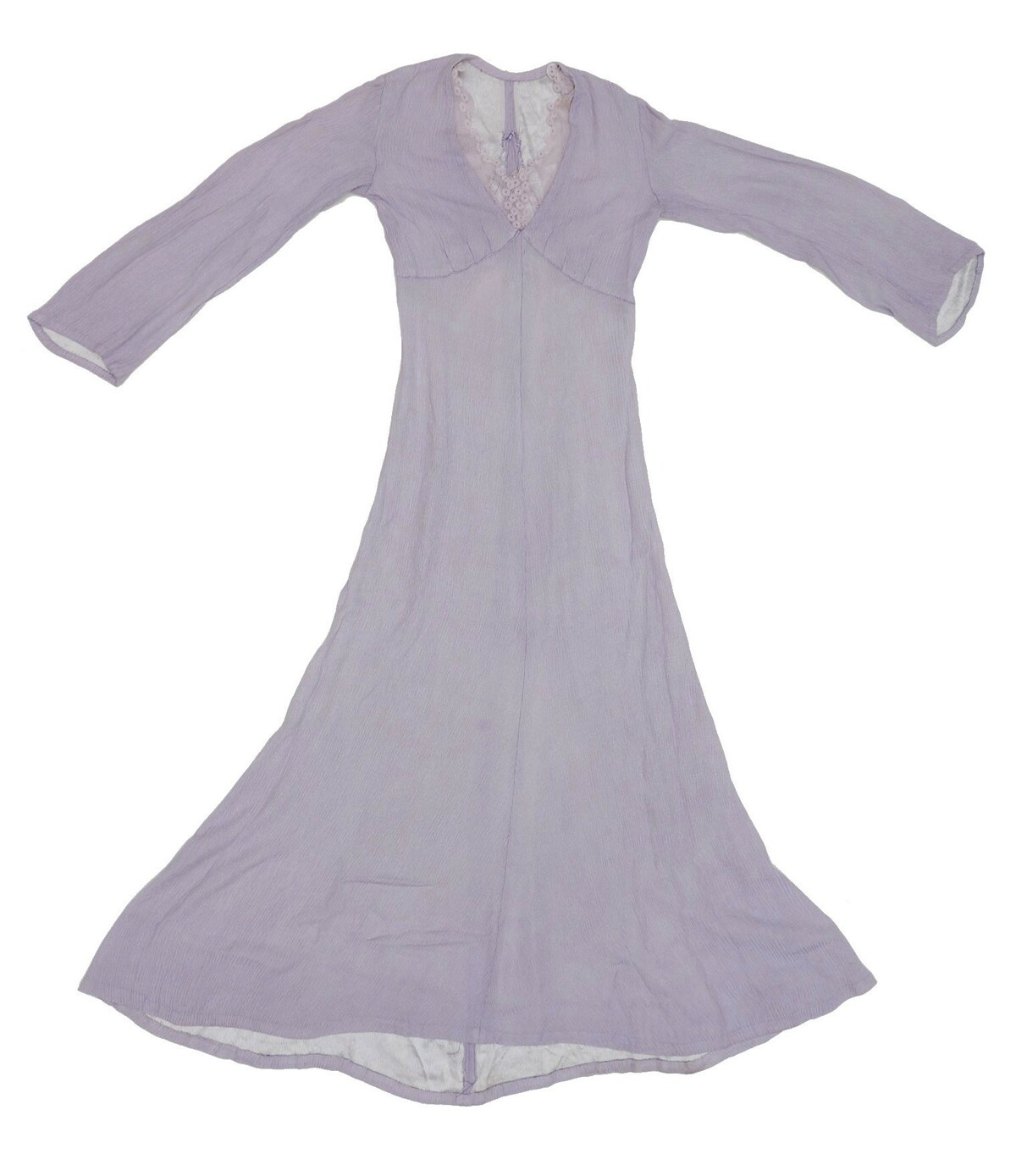 Lilac (wedding) dress from WW II, Leiden (TRC 2019.2154). It was worn on 22 December 1943 by Ida van Gent - van der Meij.