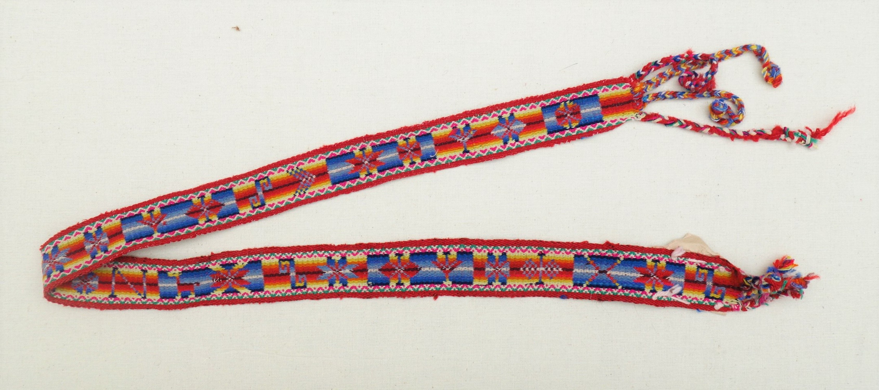 Kaartgeweven band uit Bolivia, 20ste eeuw (TRC 2020.2778).