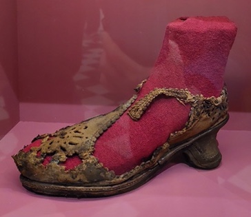 Shoe from the cess pit of the house of Maria Tesselschade Roemersdr Visscher, first half of 17th century, on loan from the Alkmaar Archaeological Centre. Photograph by Shelley Anderson.