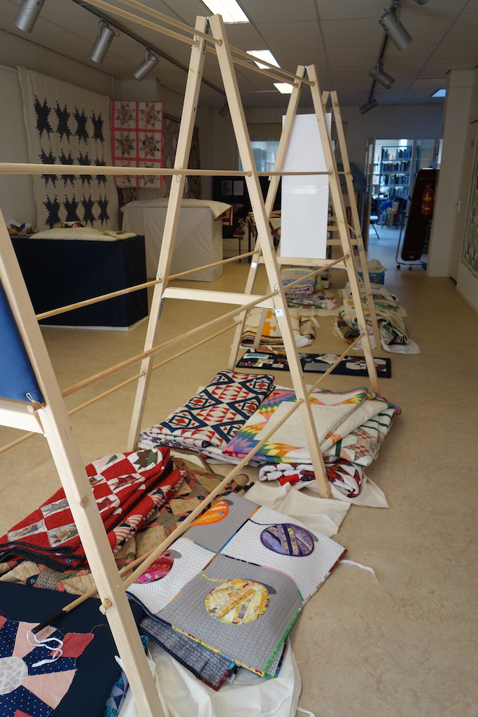 TRC's American Quilts exhibition temporarily being taken down, 27 March 2020.